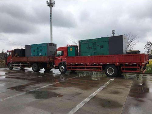 彭泽涂抹密封胶后，需要等待多长时间才能安装水冷式机油散热器密封件？